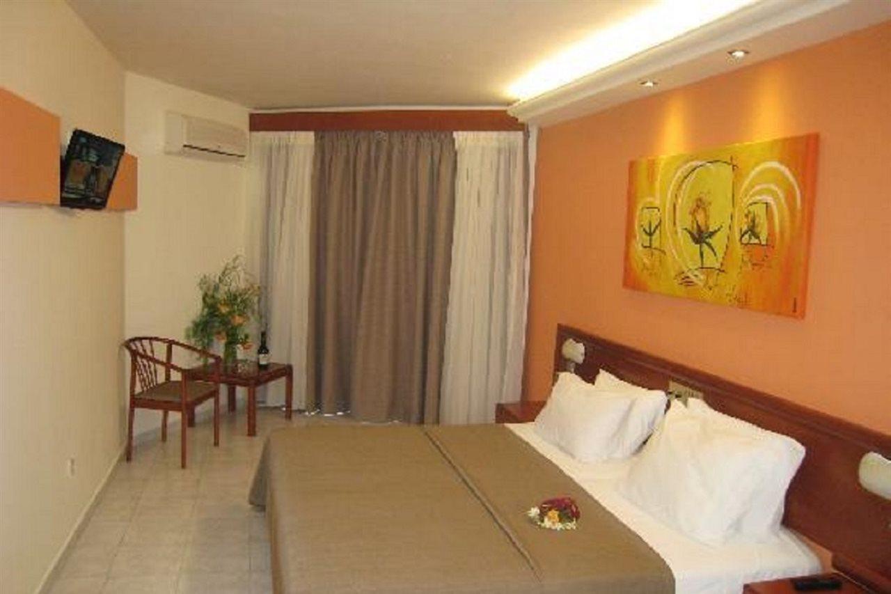 Miramare Bay Hotel Karpathos Exteriör bild