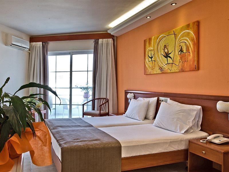 Miramare Bay Hotel Karpathos Exteriör bild