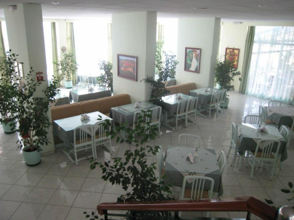 Miramare Bay Hotel Karpathos Exteriör bild